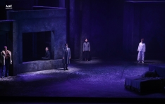 ���� '������ �� �Ƹ޸�ī', 200�� ������ ȥ��������